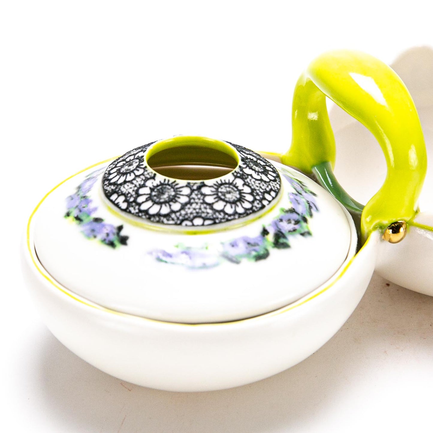 Floral and Lace Pistachio Snacker with Lid